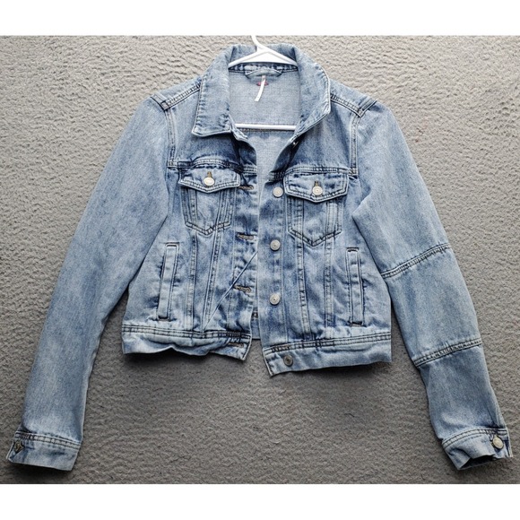 Free People Trucker Jacket Womens XS Blue Denim Detail Chest Pocket Button Front - Picture 1 of 13